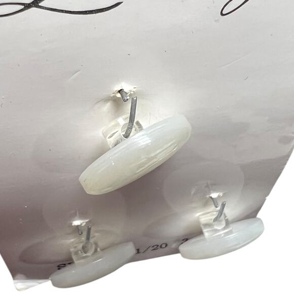 Vintage Lansing Pearlescent White Shank Buttons Set of 3 Size 22 - Picture 5 of 5